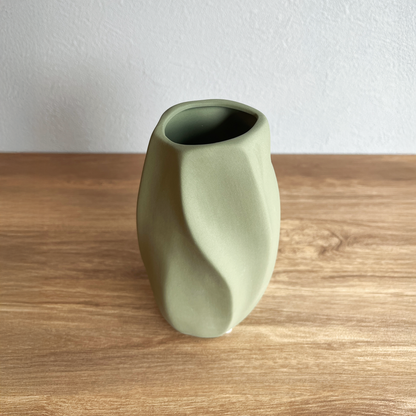 【花瓶】エスピラルベース ハーバルグリーン  高さ16cm
