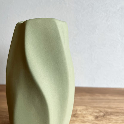 【花瓶】エスピラルベース ハーバルグリーン  高さ16cm